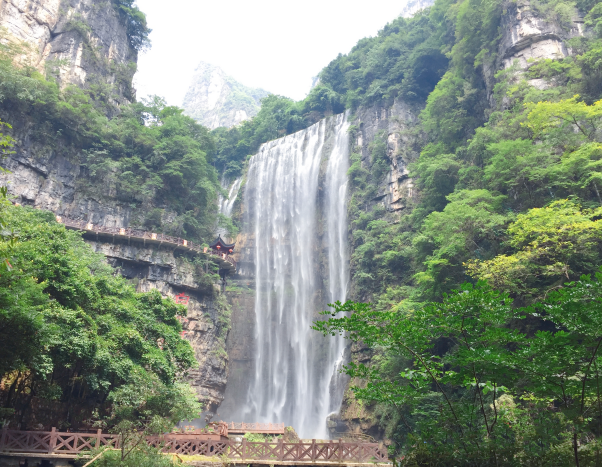 三峡大瀑布